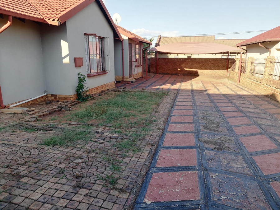 3 Bedroom Property for Sale in Geelhoutpark North West